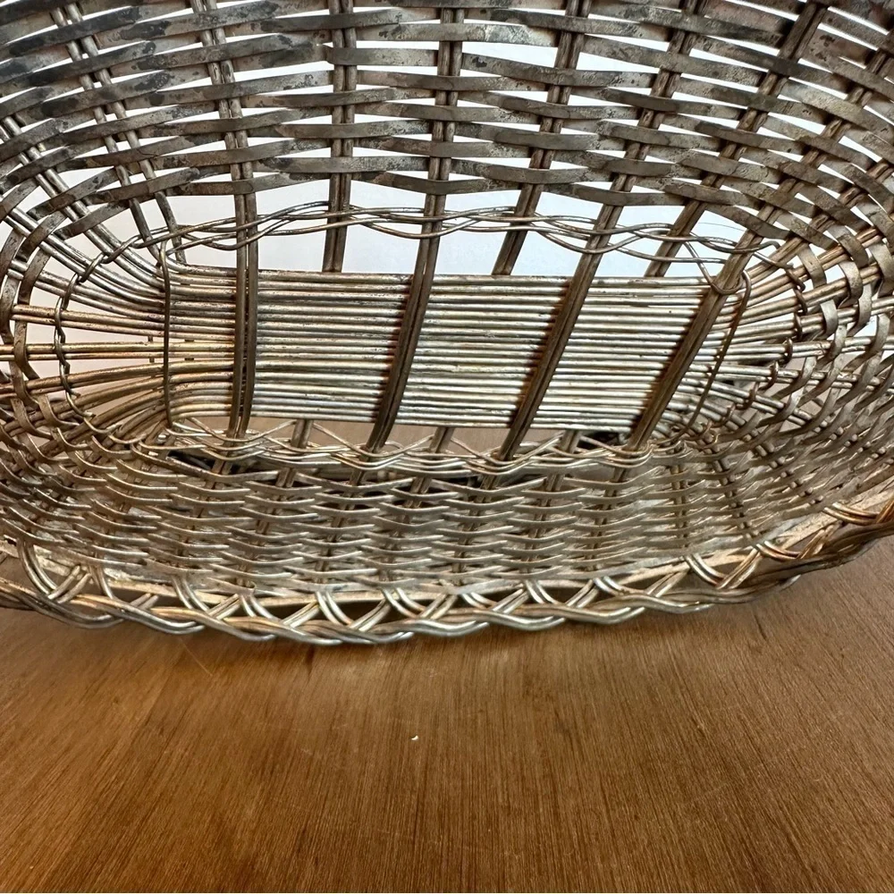 Vintage Silver Plated French Baguette  Basket Dinner Rolls Buns Woven Patina - Picture 9 of 12